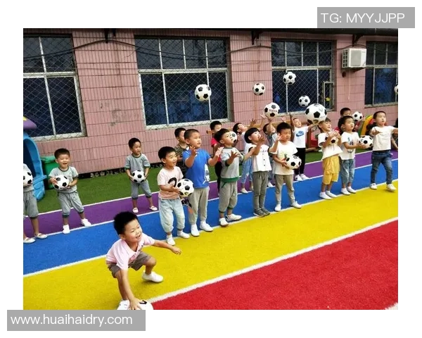 抛接球足球技巧提升训练方法与实战应用解析